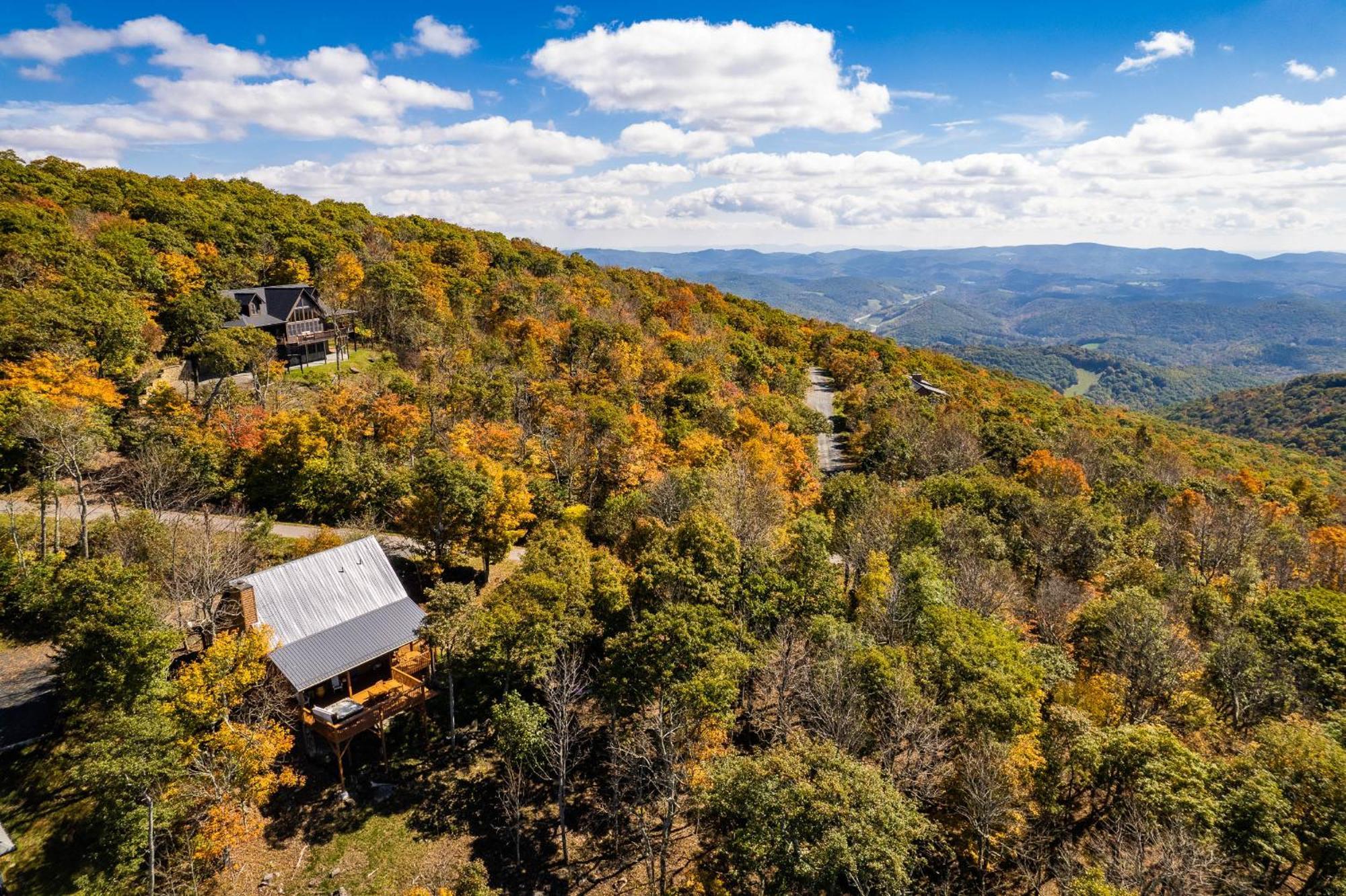 Above The Clouds Villa West Jefferson Exteriör bild